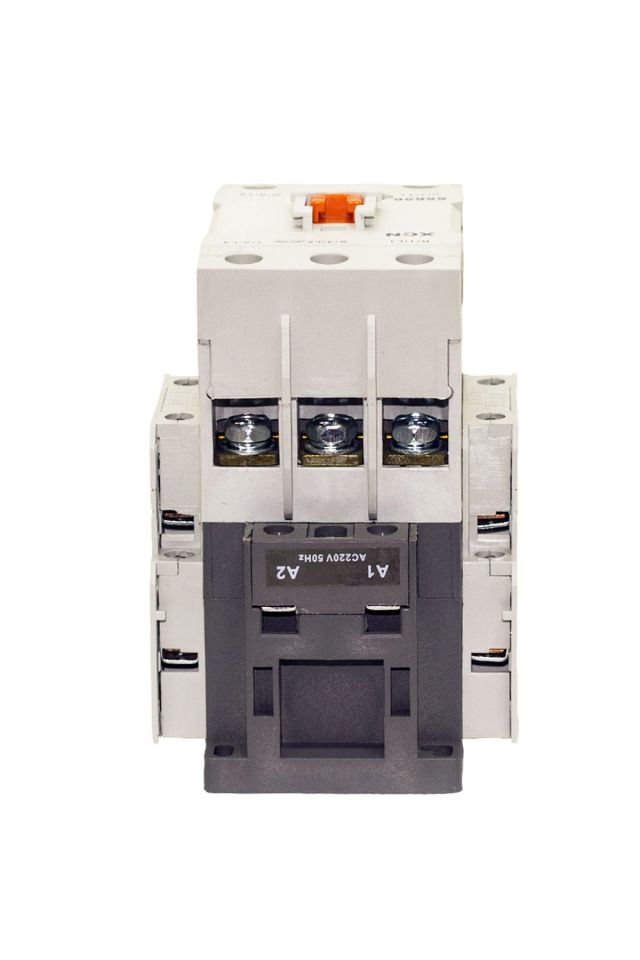 Momentum Kontaktör 3 Kutup/Bobin 230VAC Ie:85A 2NO+2NC XCN-55856